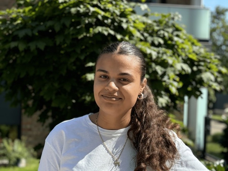 Emilia, Schulbegleiterin bei ARCHIMED